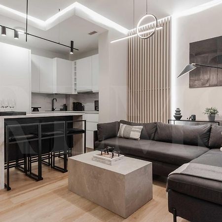 Contemporary Minimalist Apartment By Rems Màlaga Exteriér fotografie