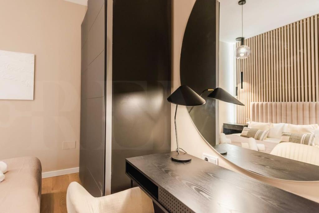 Contemporary Minimalist Apartment By Rems Màlaga Exteriér fotografie
