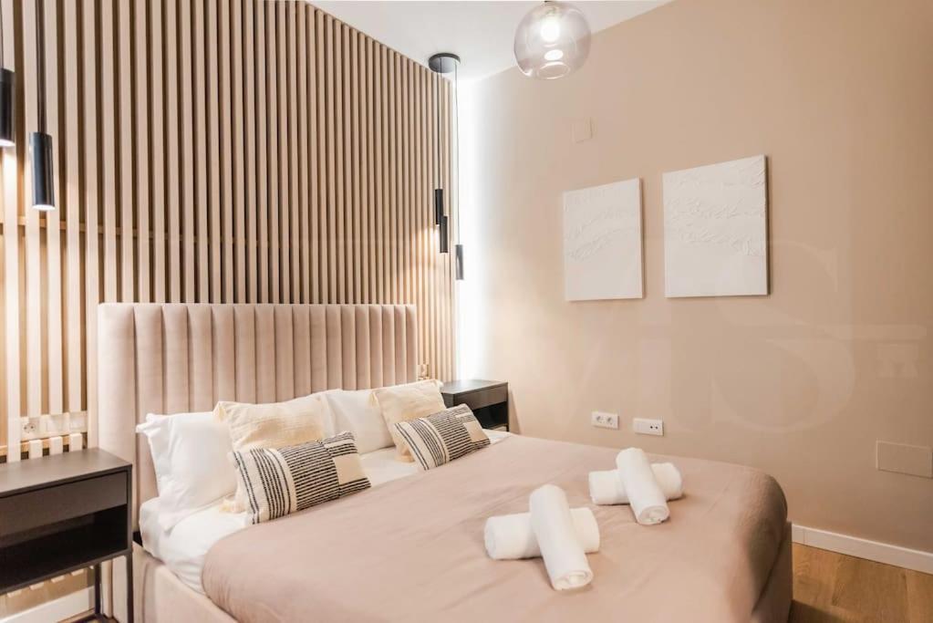 Contemporary Minimalist Apartment By Rems Màlaga Exteriér fotografie