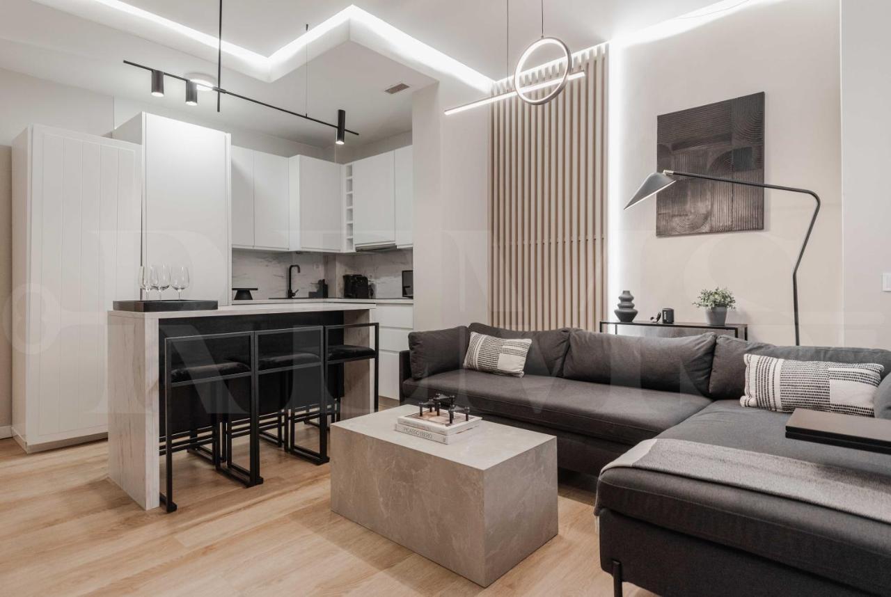Contemporary Minimalist Apartment By Rems Màlaga Exteriér fotografie